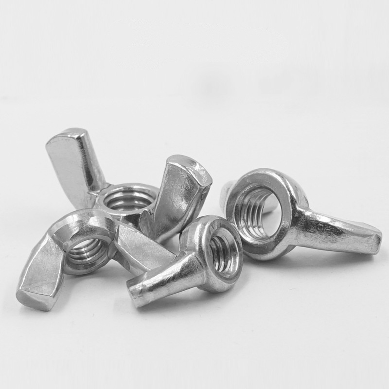 గుండ్రని రెక్కలతో వింగ్ నట్